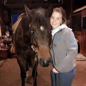 Meet your Posher, Macee